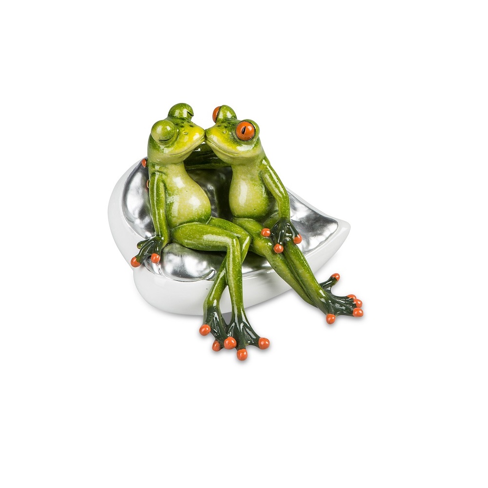 Formano Froschpaar küssend auf einem Stuhl